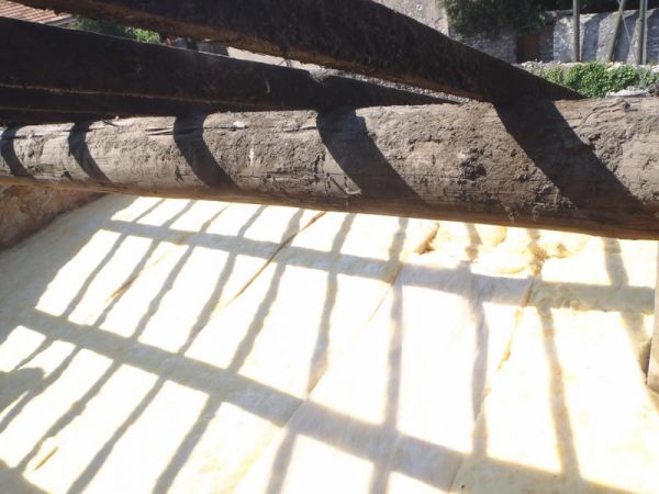 Pose de l'isolation en laine de verre à Marseille 13